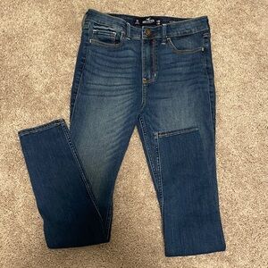 Hollister Dark Blue High arise Suoer Skinny Jeans